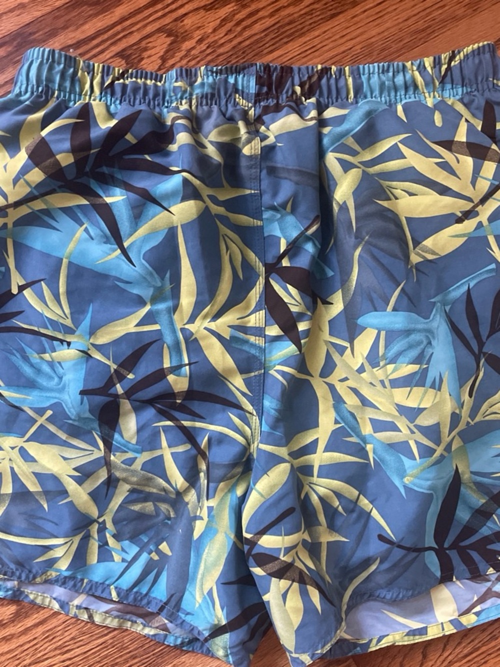 Men's Blue & Lime Green Leaf-Print Swim Trunks Large - Picture 5 of 5